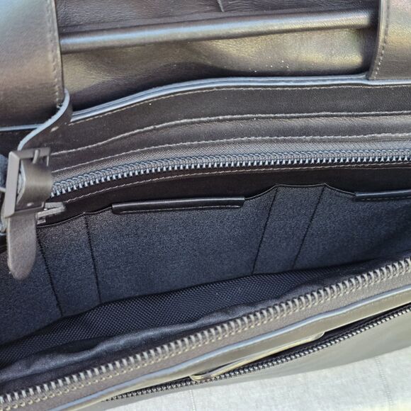 Authentic TUMI Black Leather Compact Wheeled Laptop Briefcase 96102DH $795 - Picture 5 of 13